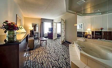 Deluxe King Suite with Jetted Tub and Living Room
