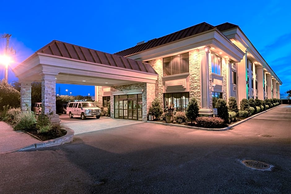 Five Towns Inn - JFK Airport