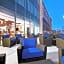Holiday Inn Express & Suites - Milwaukee - Brookfield