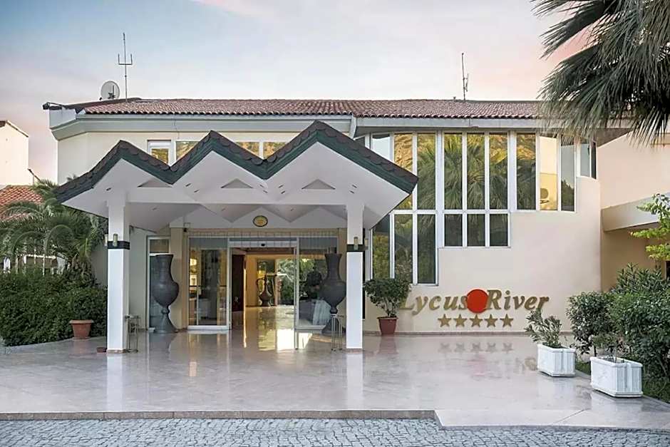 Lycus River Thermal Hotel