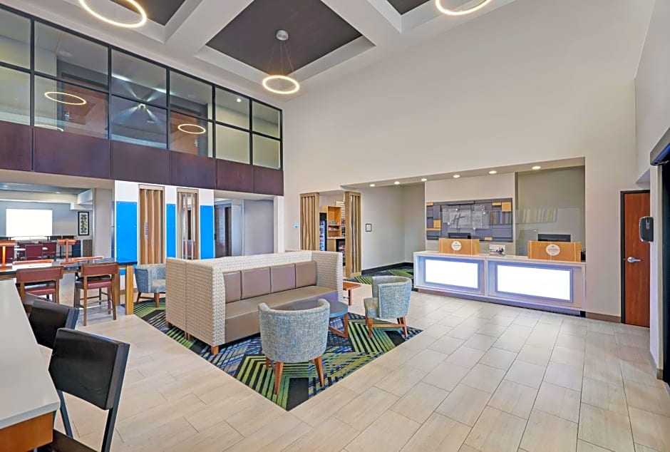 Holiday Inn Express & Suites Newport By IHG