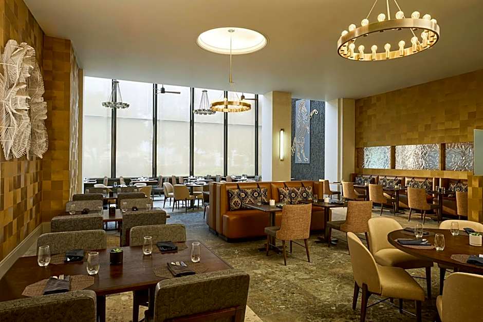 Renaissance by Marriott Dallas Addison Hotel