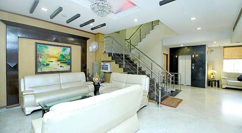 Hotel Punnu International