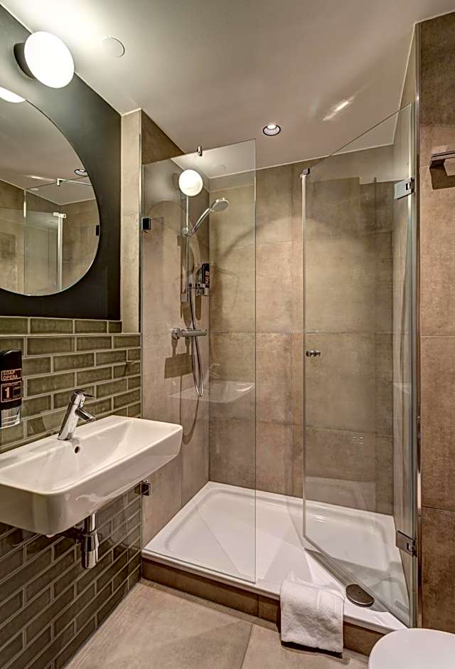 Schulz Hotel Berlin Wall at the East Side Gallery