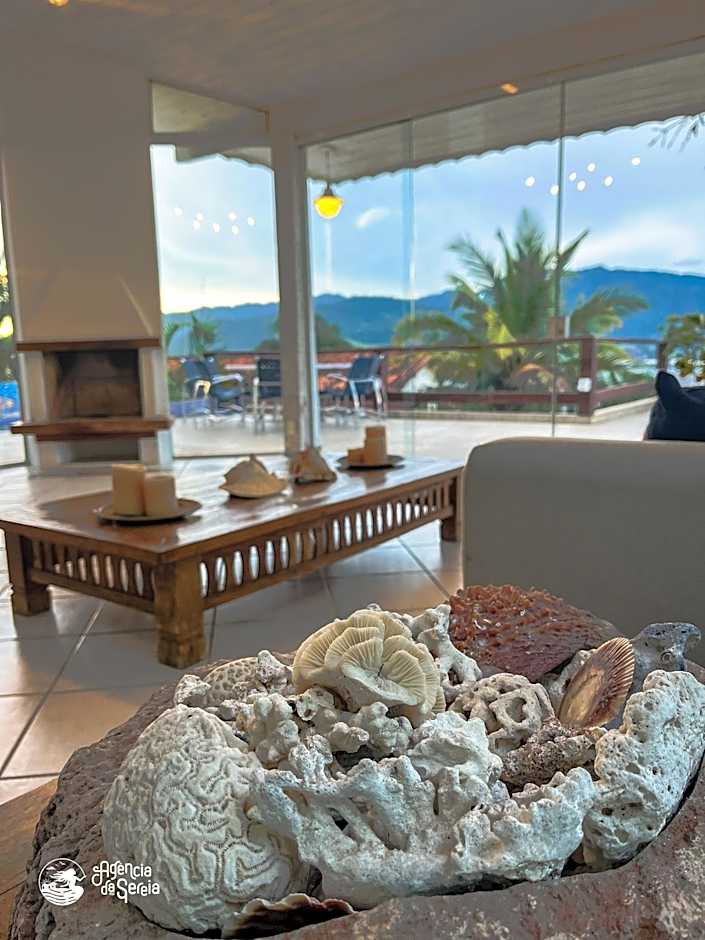 Casa c/piscina e vista p/ Ilha das Cabras em Piúva