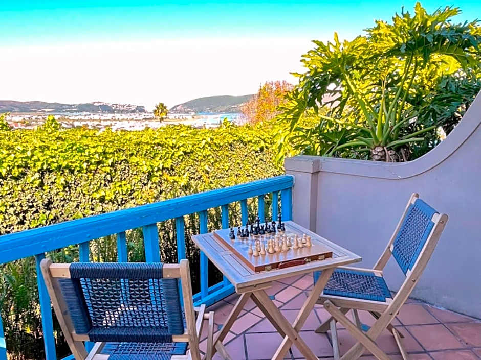 Guinea Fowl Lodge - Lagoon & Heads View B&B, Central Knysna