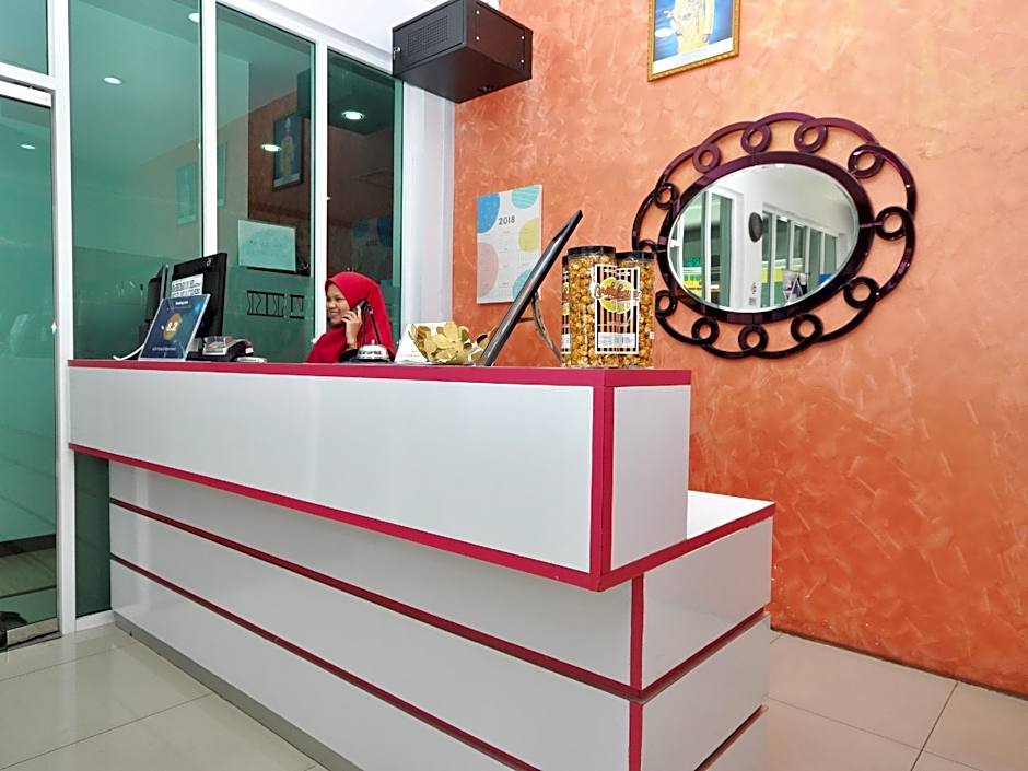 ADA Hotel & Apartment