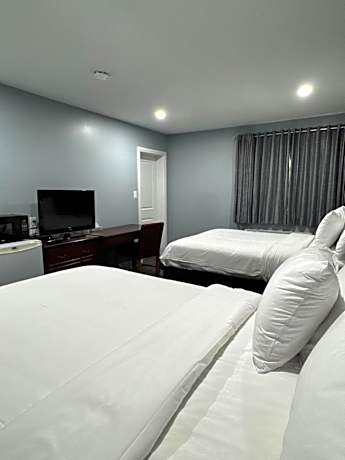 Queen Room with Two Queen Beds