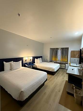 2 Queen Beds Accessible Room Non-Smoking