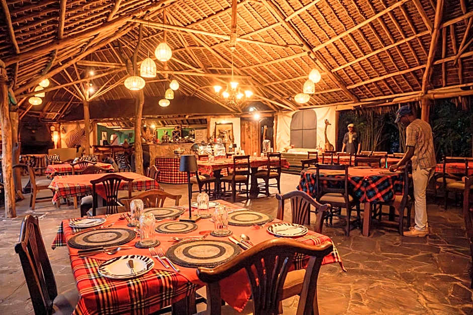 Exploreans Mara River Camp