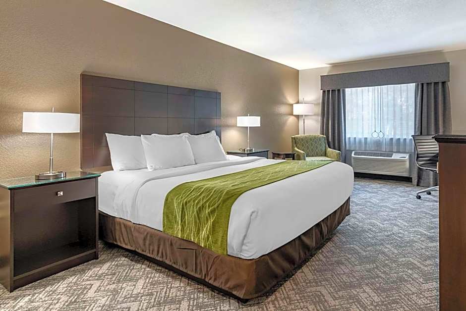 Comfort Inn & Suites Tualatin Lake Oswego South