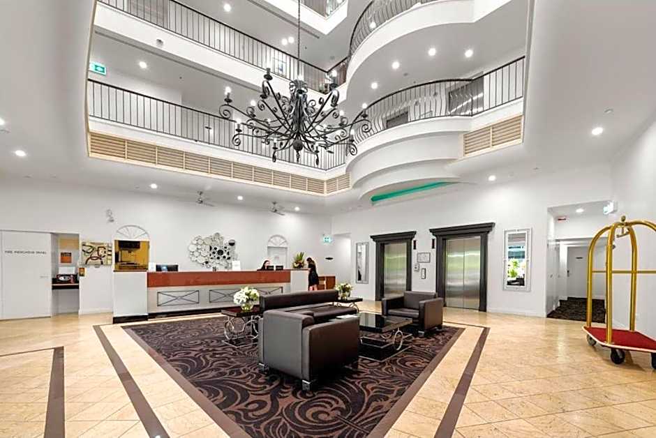 Central Cosmo Apartment Hotel