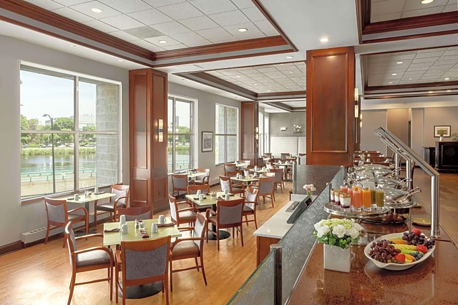 DoubleTree Suites By Hilton Boston - Cambridge