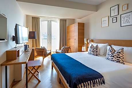 Superior Double or Twin Room with Lake View