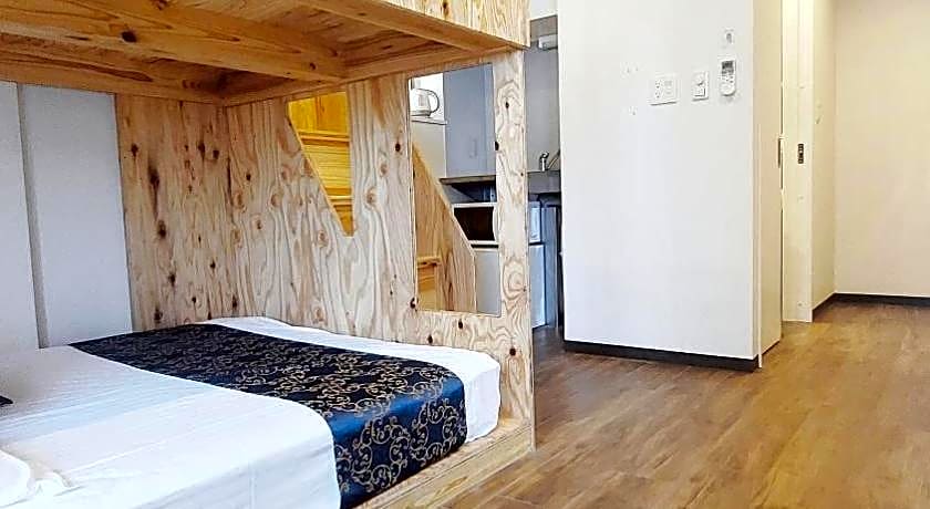 Poly Hostel Osaka