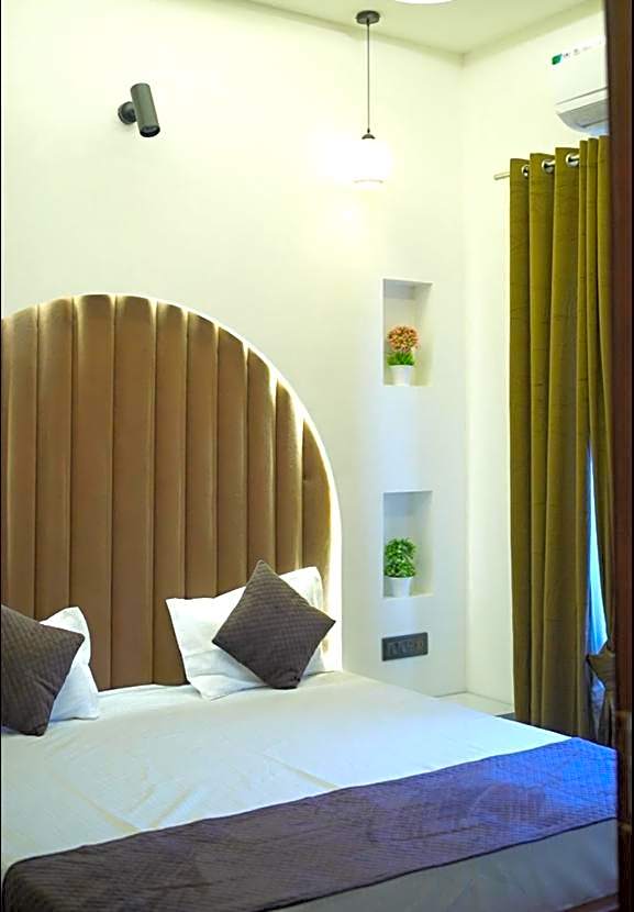 Photo 1 of 3 of Double Room