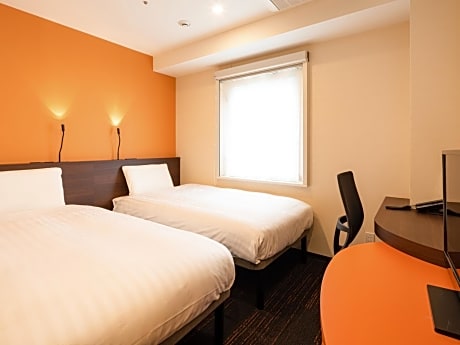 Economy Twin Room - Non-Smoking