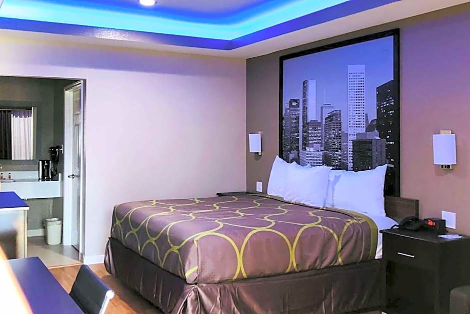 Super 8 by Wyndham Houston Northwest Cypress