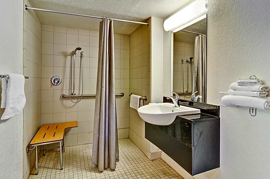 Motel 6 Pittsburgh - Crafton