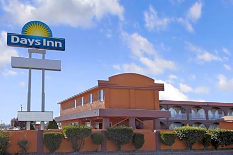 Days Inn by Wyndham Socorro