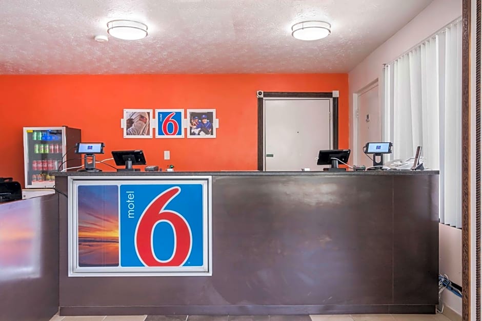 Motel 6 Attalla, AL