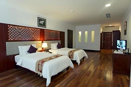 Luxury Twin Room - 2 Way Airport Transfers