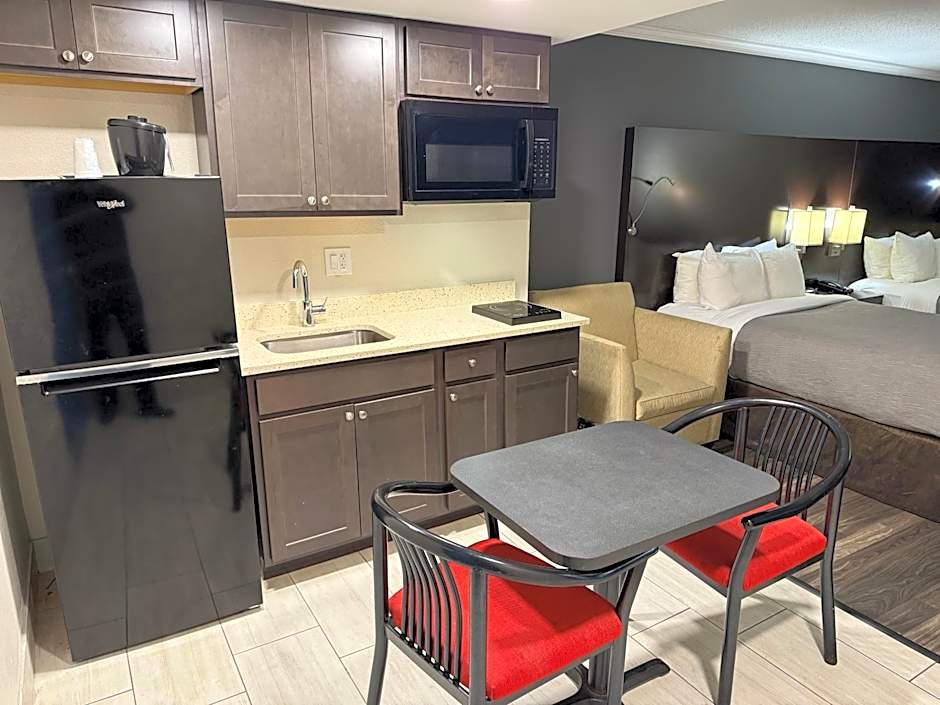 Quality Inn & Suites Banquet Center