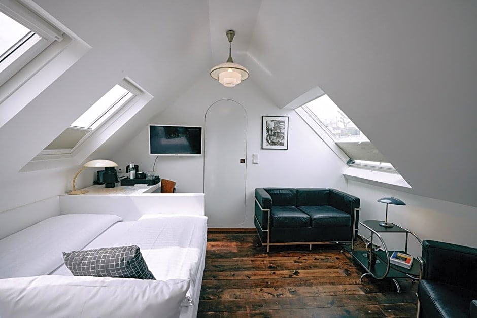 18Arts Hotel