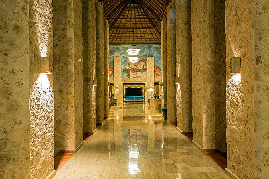 Family Selection at Grand Palladium Kantenah Resort & Spa- All Inclusive