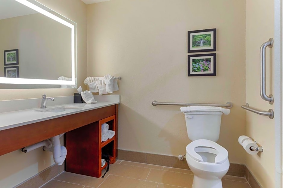 Comfort Suites West Monroe near Ike Hamilton Expo Center