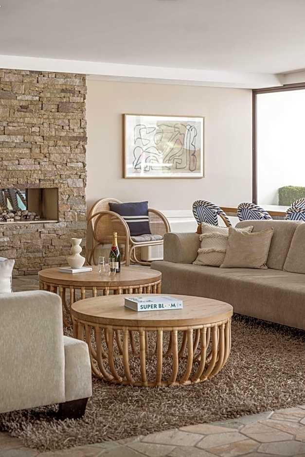 Waves Hotel Byron Bay