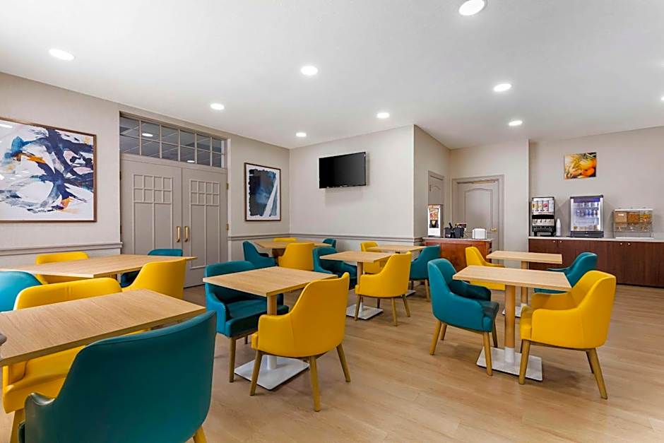 Comfort Inn & Suites Cuyahoga Falls - Akron