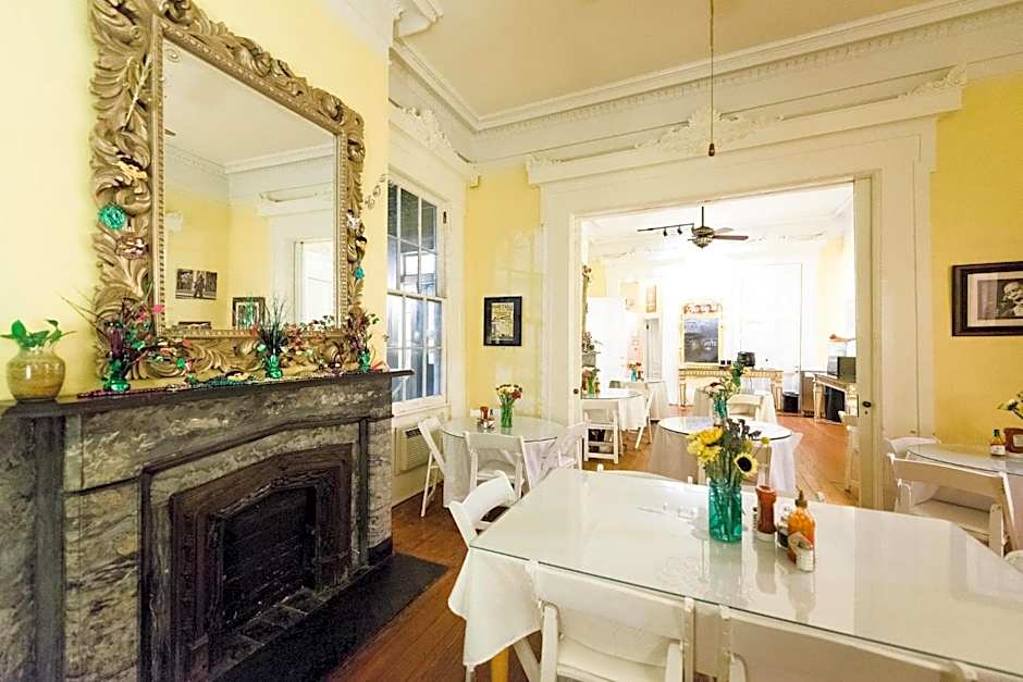 Creole Gardens Guesthouse and Inn