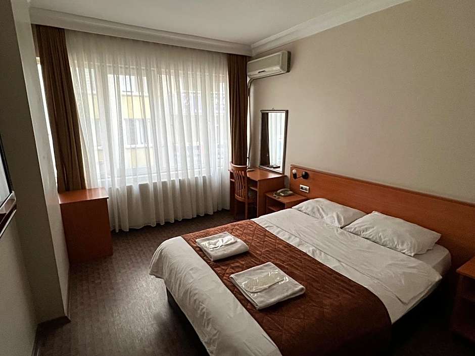 Altinnal Hotel