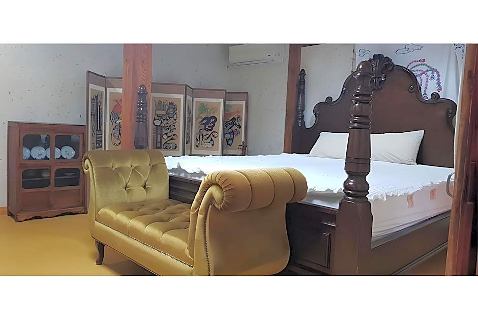 Gallery Jin Hanok Guesthouse