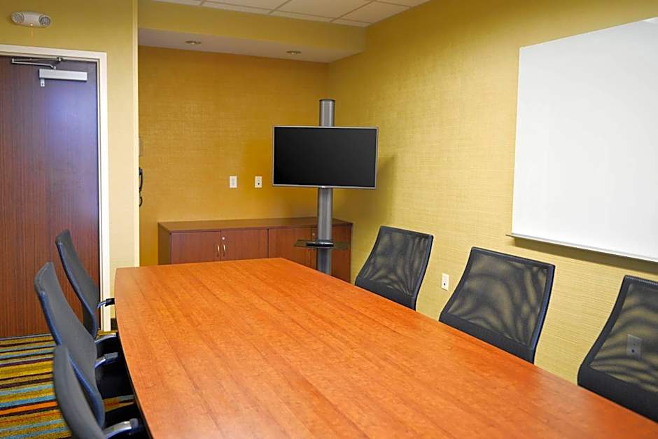 Fairfield Inn & Suites by Marriott Canton South