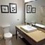 Country Inn & Suites by Radisson, Elgin, IL
