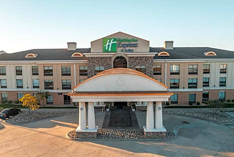 Holiday Inn Express Hotel and Suites Saint Robert By IHG