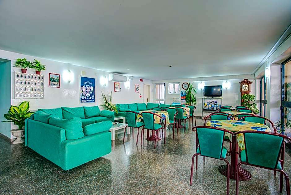 Hotel Diamante COLAZIONE XL PARCHEGGIO GRATIS A 5 CHILOMETRI DA RIMINI FIERA