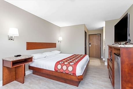 1 King Bed, Non-Smoking