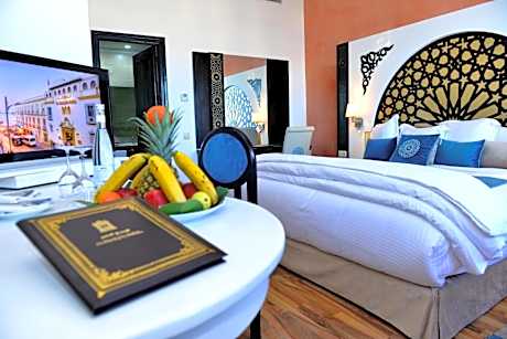 Senior Suite (2 Adults)