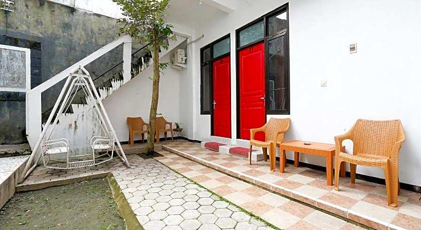 RedDoorz near Alun - Alun Magetan