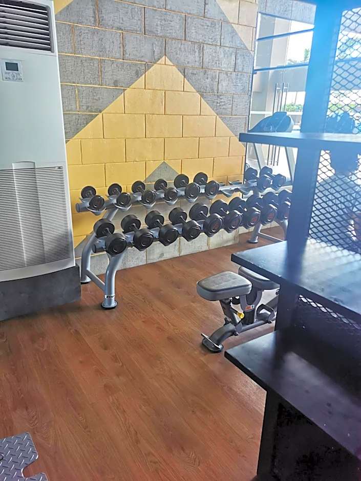 Baseline Premier - Studio with mountain view