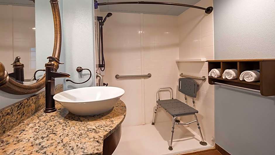 Best Western Plus Plaza Hotel