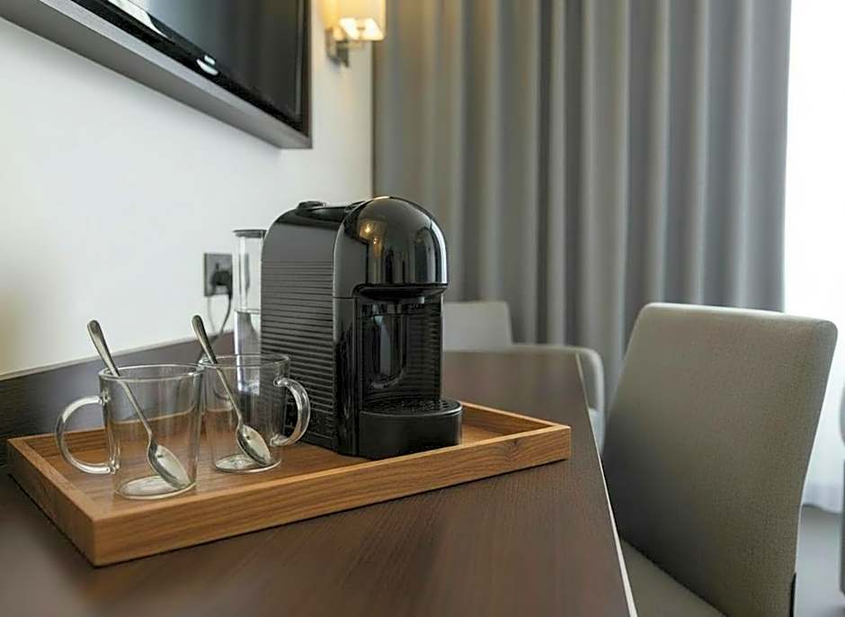 Ramada by Wyndham Cobham