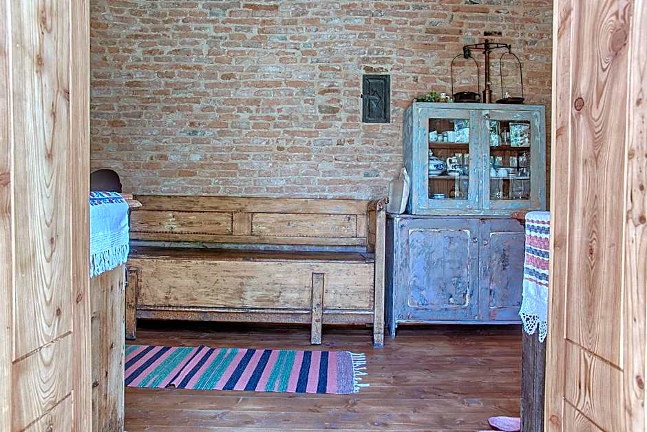 Viscri 32 - White Barn and Blue House