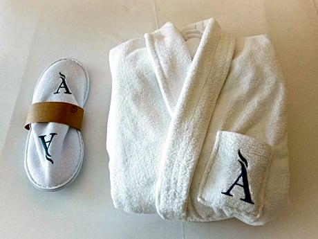 Single Room (Only for me) (1 Twin Bed)