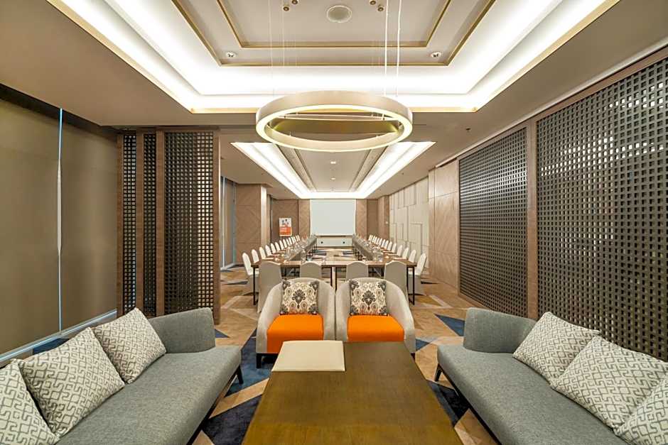 Harris Suites Puri Mansion