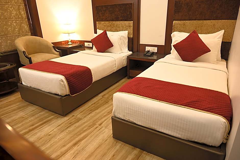 Square Inn Hotel
