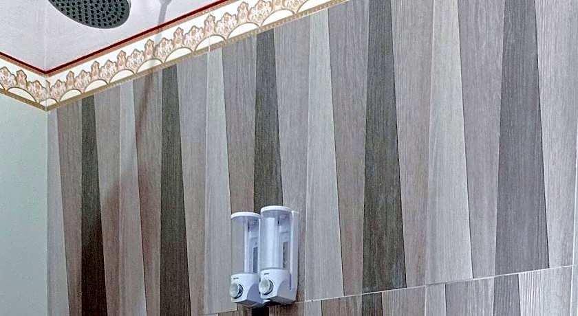 RedDoorz Syariah Near Danau Tes Bengkulu